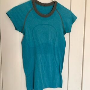 40. Size 4 LULULEMON Teal Shortsleeve Swiftly Tee